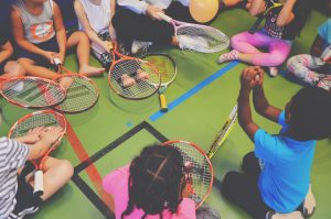 Samling under tennisen i sollentuna